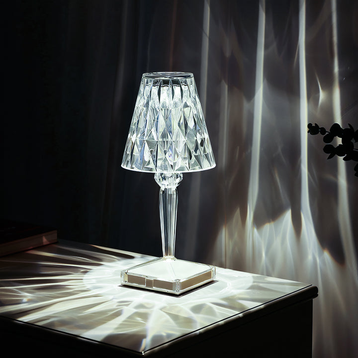 led crystal table lamp light on.jpg__PID:67fdffd6-e027-465e-8c76-0e2a915cf863